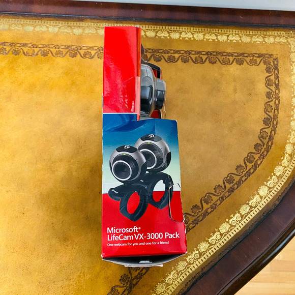 Microsoft Life Cam VX-3000 New In Box Black Silver Computer Camera Webcam - Picture 2 of 6